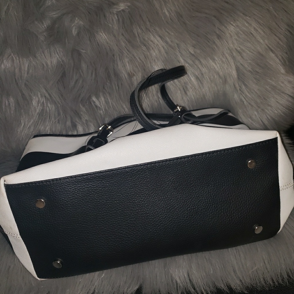 Dana Buchman purse - Picture 4 of 4